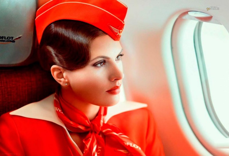 10 авиакомпаний с самыми очаровательными стюардессами