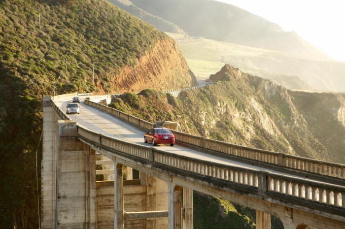Прокатиться по калифорнийской скоростной магистрали вдоль побережья Тихого океана